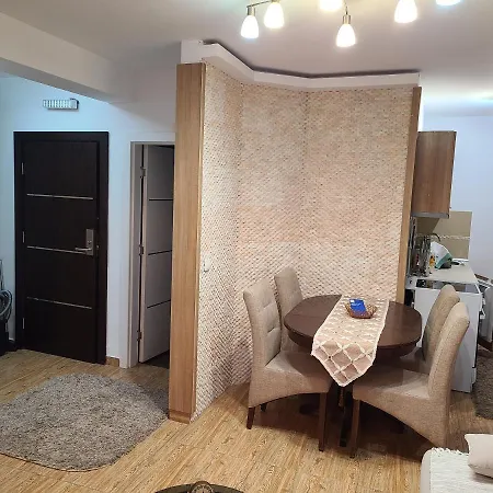 B 8 - Lapcevic U Zgradi Mujen Lux, * Kopaonik