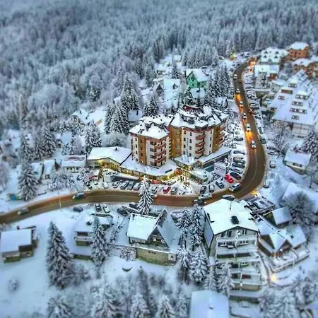 B 8 - Lapcevic U Zgradi Mujen Lux, Kopaonik