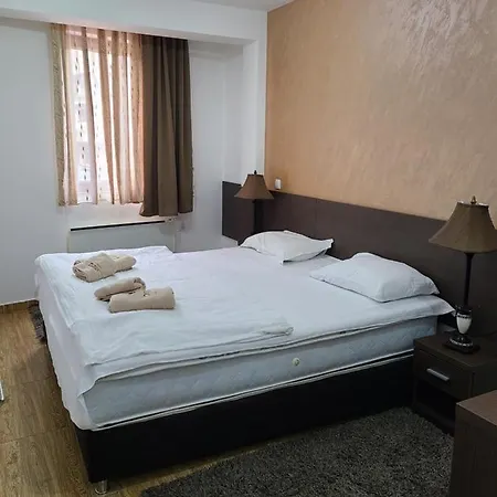 B 8 - Lapcevic U Zgradi Mujen Lux,