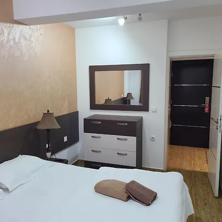 アパート B 8 - Lapcevic U Zgradi Mujen Lux, コパオニク