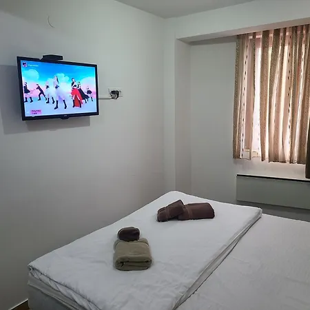 B 8 - Lapcevic U Zgradi Mujen Lux, Apartament