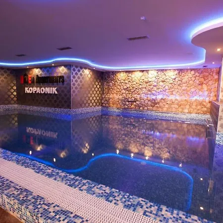 B 8 - Lapcevic U Zgradi Mujen Lux, *