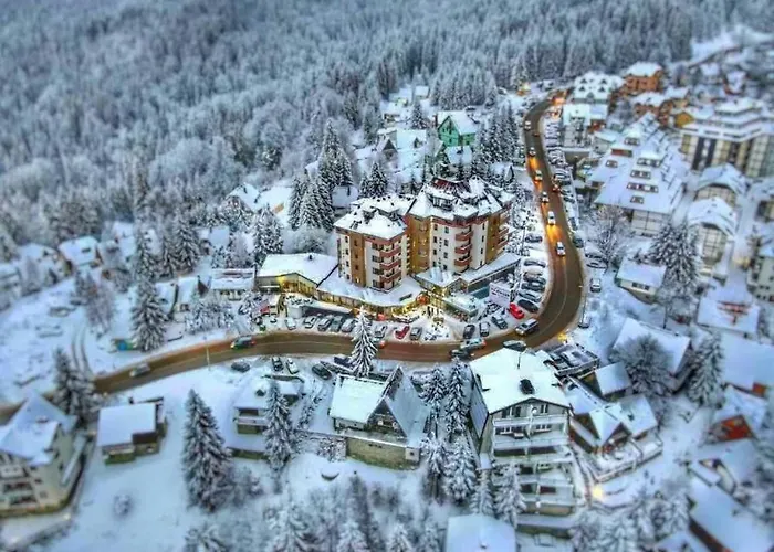 B 8 - Lapcevic U Zgradi Mujen Lux, קופאוניק