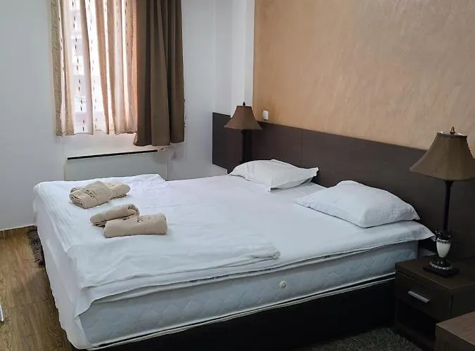 B 8 - Lapcevic U Zgradi Mujen Lux,