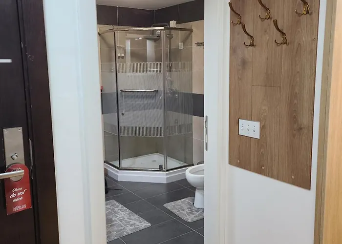 B 8 - Lapcevic U Zgradi Mujen Lux, דירה קופאוניק