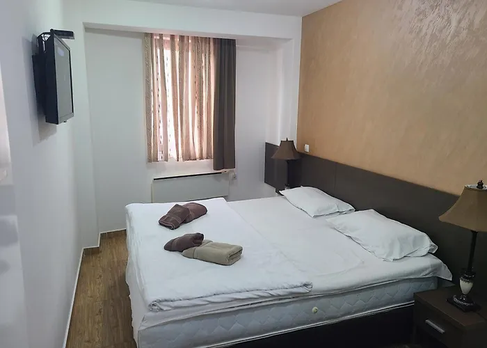 B 8 - Lapcevic U Zgradi Mujen Lux, דירה