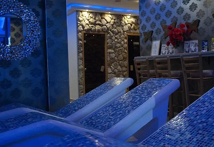 B 8 - Lapcevic U Zgradi Mujen Lux, דירה