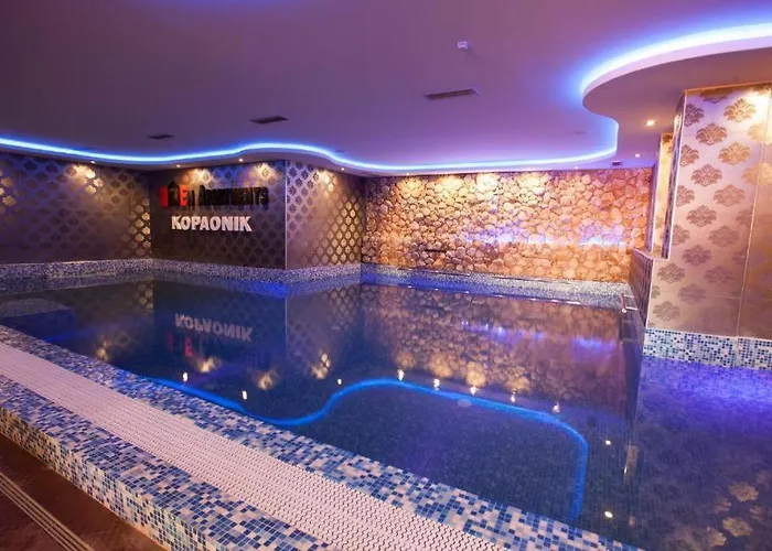 B 8 - Lapcevic U Zgradi Mujen Lux, *